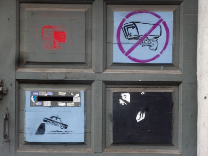 Barcelona cams & police car (door)